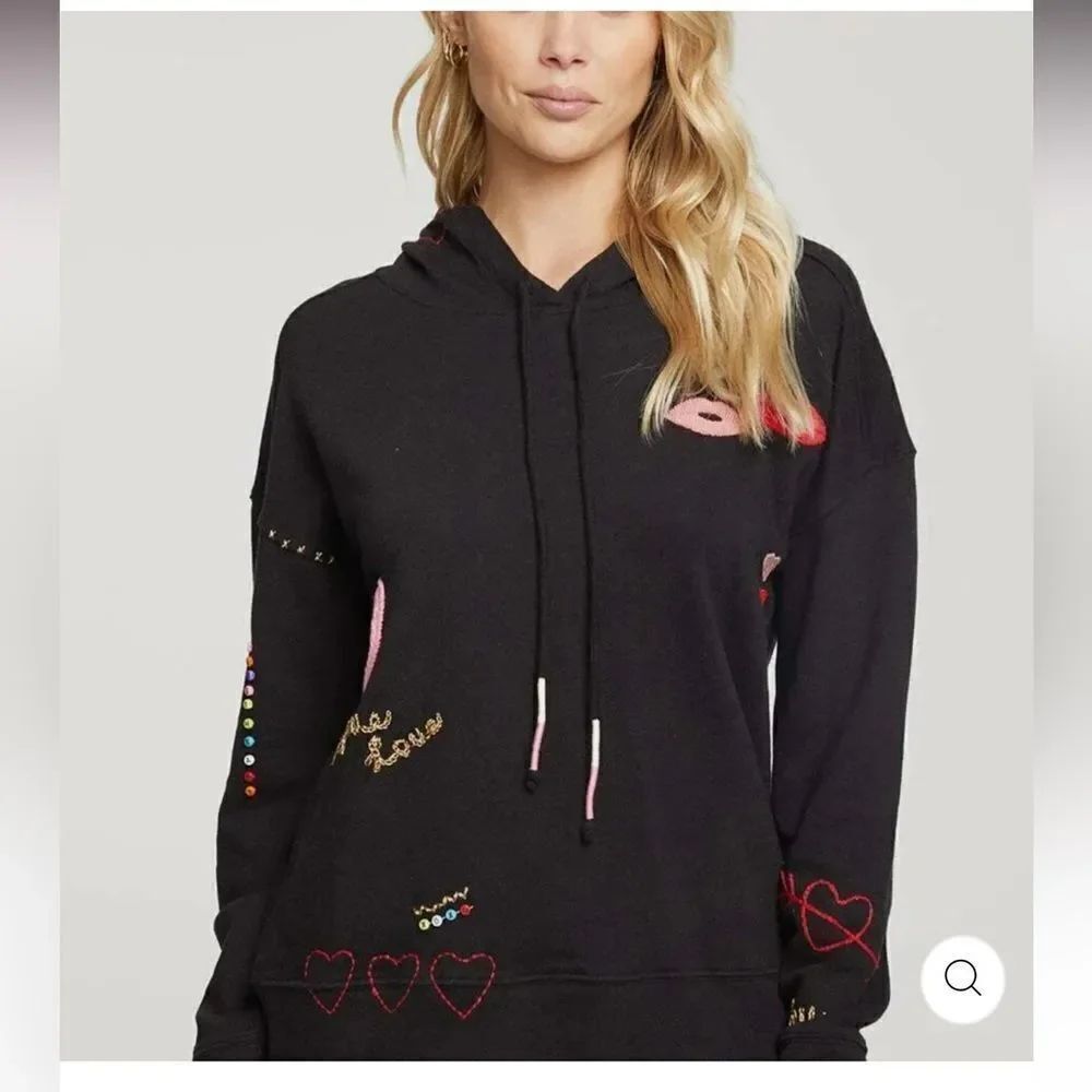 CHASER
Love Hoodie In Black